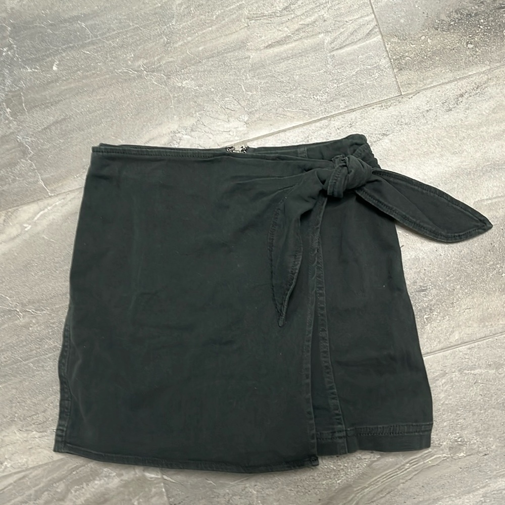 Grey mini skirt with tie on the side from the impeccable pig